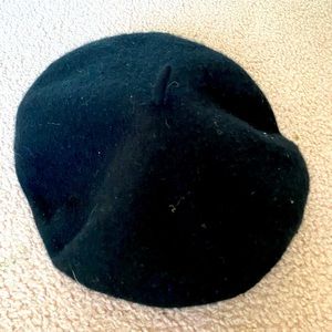 Black wool beret